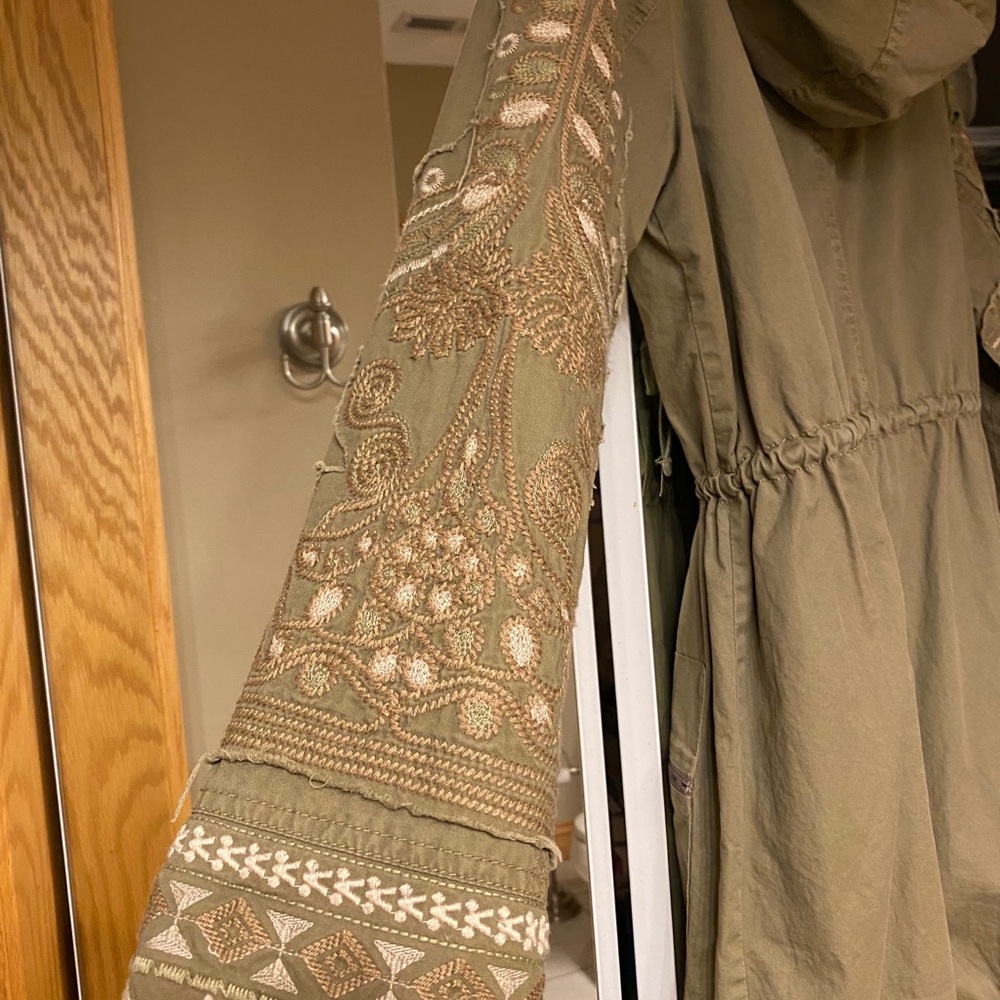 Embroidered jacket - Picture 4 of 4